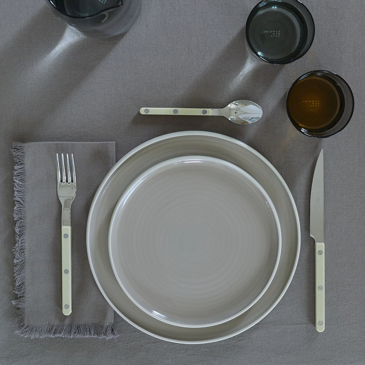 Essential Dinnerware, 16 Piece Set - Light Grey - Image 6